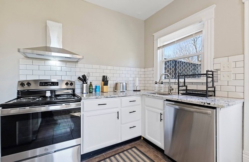 Roselawn Finance Apartment | Cozy 2BD Home w/Home Office and Parking!