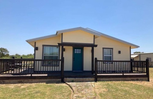 Del Valle House | Cozy 2br-1ba 10min from Airport