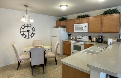 Fernandina House | Cozy 2BR, 2BA Home in The Villages with Golf Cart & Screened Porch