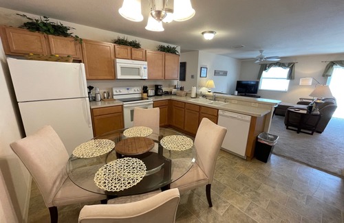 Fernandina House | Cozy 2BR, 2BA Home in The Villages with Golf Cart & Screened Porch