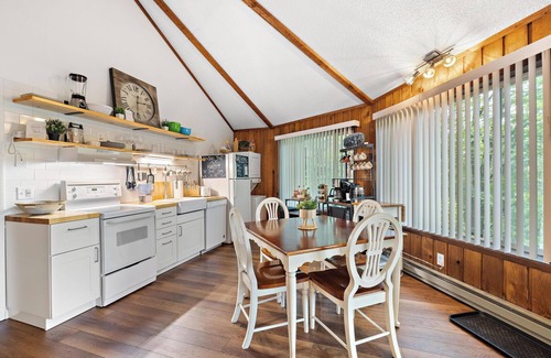 Beech Mountain Cabin | Cozy 2BR/2BR Cabin with Sauna near Ski Resort