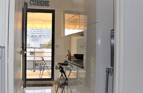 Villeneuve Loubet Beach Apartment | Cozy 2BR APT with Terrace, Pool & Parking - Steps from Beach & Station