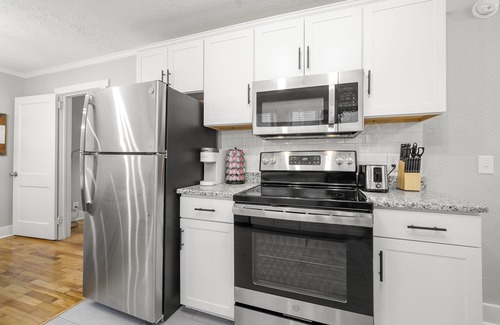 Warm Springs Cottage | Cozy 2BR Cottage in Downtown Warm Springs (B)