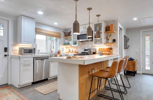 Fawnskin House | Cozy 2BR Fawnskin Cabin | Big Bear Lake, Hiking Trails & Snow Summit Nearby