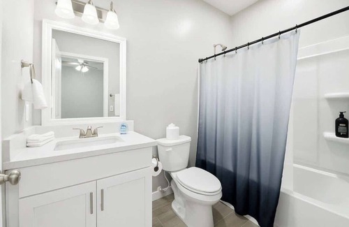 Glendale Apartment | Cozy 2BR Getaway, 3 Bd/2BA