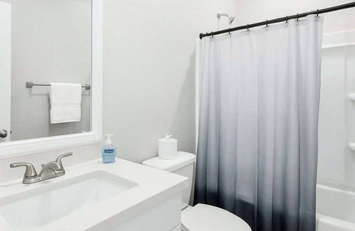Glendale Apartment | Cozy 2BR Getaway, 3 Bd/2BA