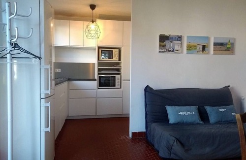 Noirmoutier-en-l'Ile House | Cozy 2BR House near Beach with Private Garden, Parking, and Terrace