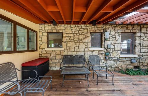 West University House | Cozy 2BR Home Near UNR with Large Deck & Parking