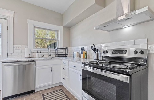 Roselawn Finance Apartment | Cozy 2BR Home w/office and parking!