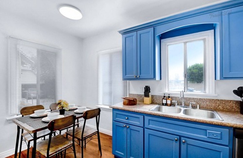 Alhambra House | Cozy 2BR Pet-Friendly Stay + Near DTLA #TravelSGV