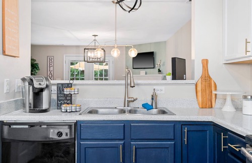 Southeast Raleigh House | Cozy 2BR Retreat + BBQ, WIFI & Parking