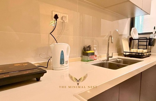 Central District Condo | Cozy 2BR Suite @ Country Garden Danga Bay | Near CIQ WiFi Netflix Seafront