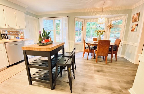 Northwest Raleigh House | Cozy 3 Bedroom 2.5 Bath on Private 1 Acre Wooded Lot
