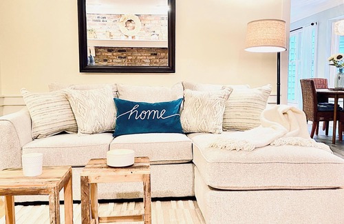 Northwest Raleigh House | Cozy 3 Bedroom 2.5 Bath on Private 1 Acre Wooded Lot