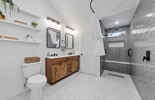 University House | Cozy 3 bedroom, close to Baylor & Magnolia