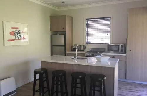Cardrona Cottage | Cozy 3 Bedroom Cottage with Pool