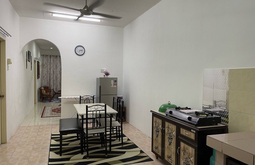 Seri Manjung House | Cozy 3 Bedroom House | Rose Homestay