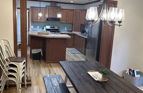 Murray House | Cozy 3 bedroom lake cottage