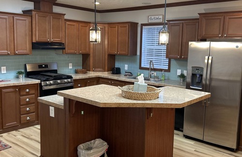 Murray House | Cozy 3 bedroom lake cottage