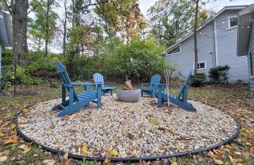 Barrington Cottage | Cozy 3 bedroom river cottage w/indoor fireplace