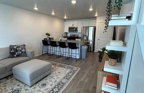 Saratoga Springs House | Cozy 3-bedroom townhome in peaceful Saratoga Springs.