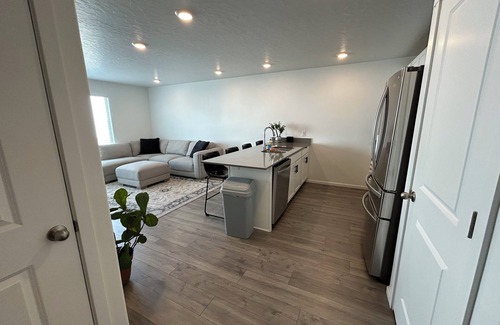 Saratoga Springs House | Cozy 3-bedroom townhome in peaceful Saratoga Springs.