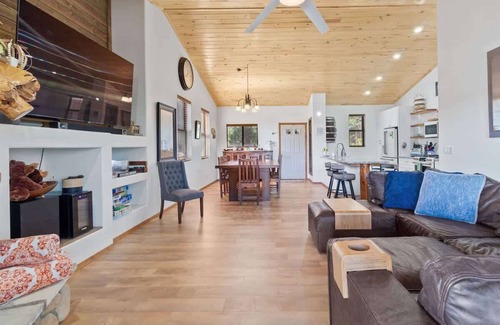 Torreon House | Cozy 3-BR Home | Pool Table | Grill | Fire Pit