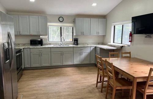 Monticello House | Cozy 3BR 2BA Cottage - Your Perfect Catskills Family Getaway!