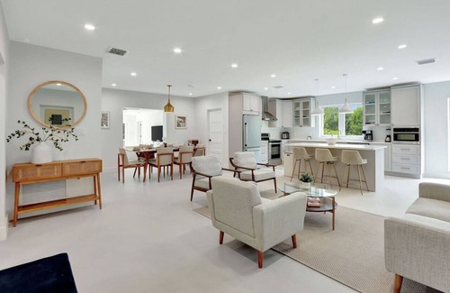 Biscayne Park House | Cozy 3BR Biscayne Park Retreat w/Hot Tub and BBQ