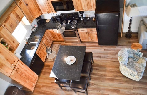 Davis Cottage | Cozy 3BR Cottage |Fishing|Private Dock|Boating