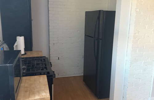 Buffalo House | Cozy 3BR Lower Unit home in South Buffalo Near Downtown
