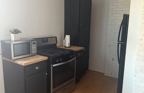 Buffalo House | Cozy 3BR Lower Unit home in South Buffalo Near Downtown