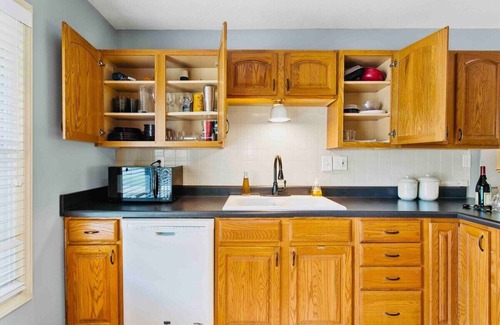 Nall Hills House | Cozy 3BR Ranch Home|Pets|FencedYard