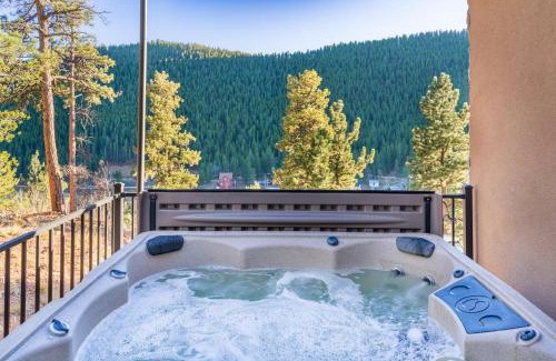Bailey House | Cozy 3br Retreat W Hot Tub & Grill