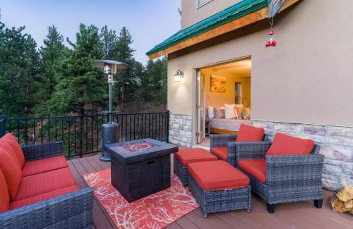 Bailey House | Cozy 3br Retreat W Hot Tub & Grill