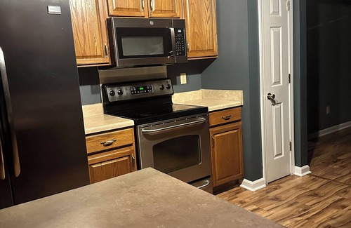 Cordova House | Cozy 3BR Suburban Oasis with huge backyard & theatre