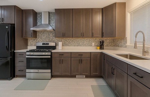 West Ridge Apartment | Cozy 3BR with Parking Easy Access Lake Shore Dr