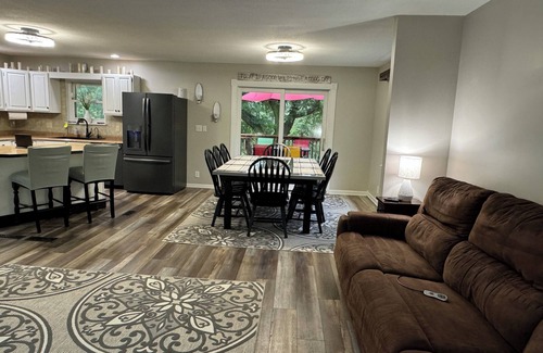 Lancaster County House | Cozy 4-bedroom country getaway with 7 acres in enjoyable Raymond with AC, WiFi