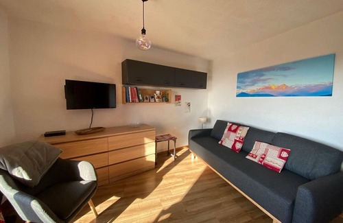 Crest-Voland Apartment | Cozy 4-Person Apartment, 200m from Slopes and Shops, South-West Balcony