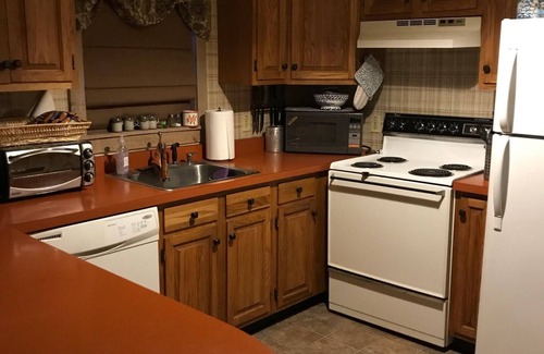 Wilmington House | Cozy 4 season getaway in Vermont near Mt. Snow