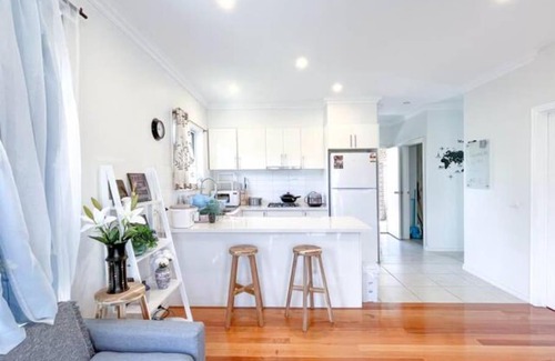 Clayton South Apartment | Cozy 4B3B home w parking WIFI @Clayton