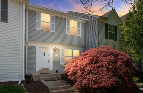 Countryside House | Cozy 4BR Townhome, Family Community, 40 Mins to DC
