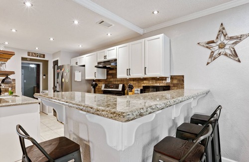 Atascocita House | Cozy 5 Bed Home w/Outdoor Living near IAH Airport