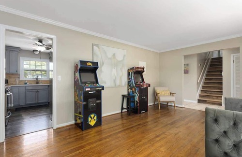 Grandview House | Cozy 5BR Home 4KingBeds+Arcade/Wifi