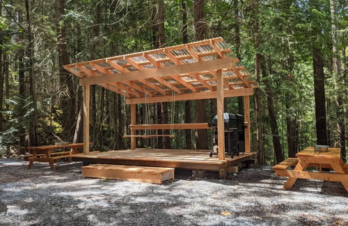 Vananda Cabin | Cozy A Frame cabin on Texada Island
