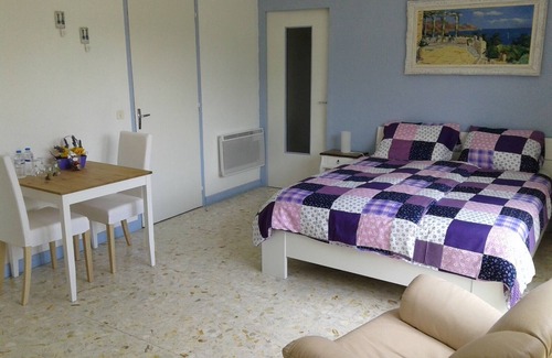 Castellane Bed & Breakfast | Cozy accommodation for up to 6 people with mountain views v. Balcony/winter garden
