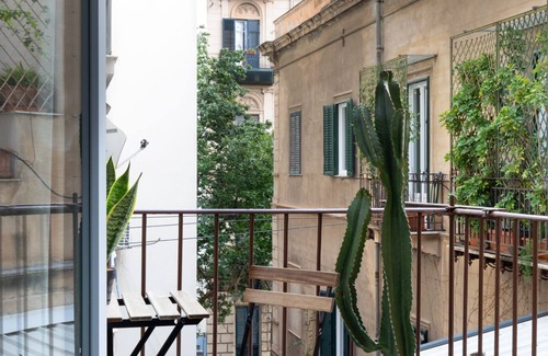 Ruggero Settimo Apartment | Cozy accommodation in the center of Palermo within walking distance of Via Libertà.