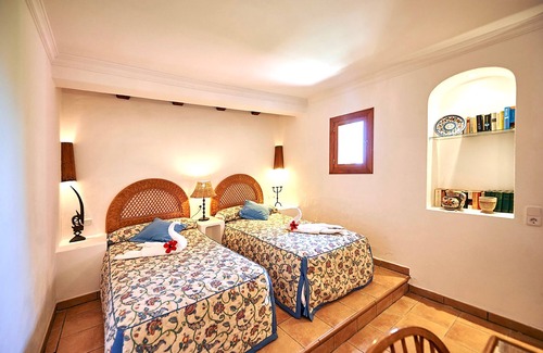 Port d'Andraitx Apartment | Cozy accommodation on Mallorca with private terrace and sea views (Villa PEKA)