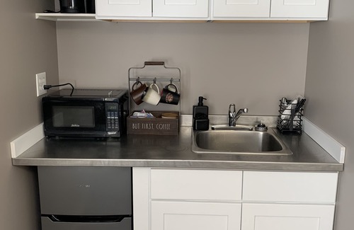 Aldenville Apartment | Cozy All Season Lake Front Apartment