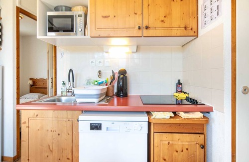 Chamrousse Apartment | Cozy Alpine Retreat for 6 guests